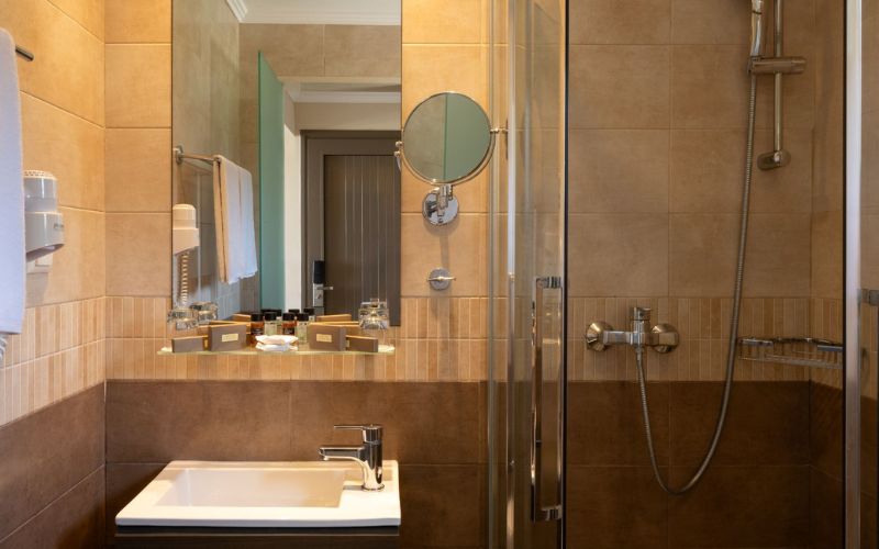 HOTEL CANVAS BY MITSIS MESSONGHI